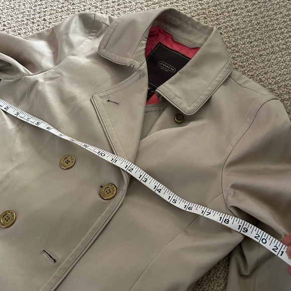 Authentic Coach 100 percent cotton beige trench coat - Picture 12 of 14